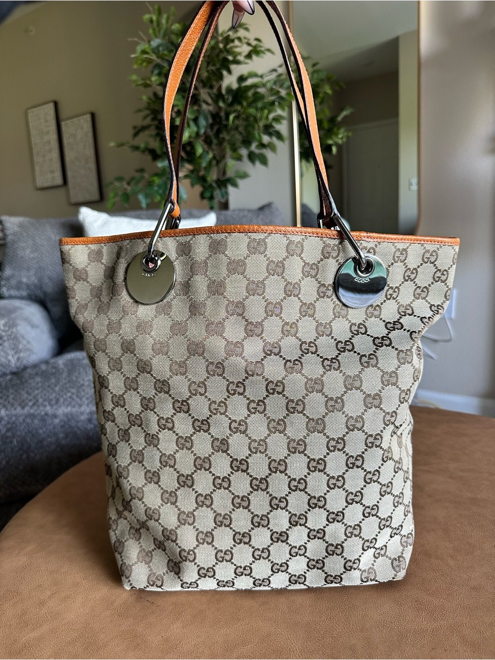 AUTHENTIC Gucci Beige GG Canvas Tote with Brown Leather Handles and Orange Trim - Picture 2 of 9